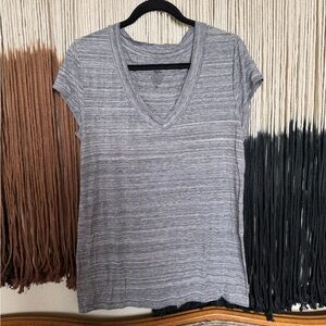 Light grey heathered Mossimo short sleeve V-neck t-shirt; excellent condition
